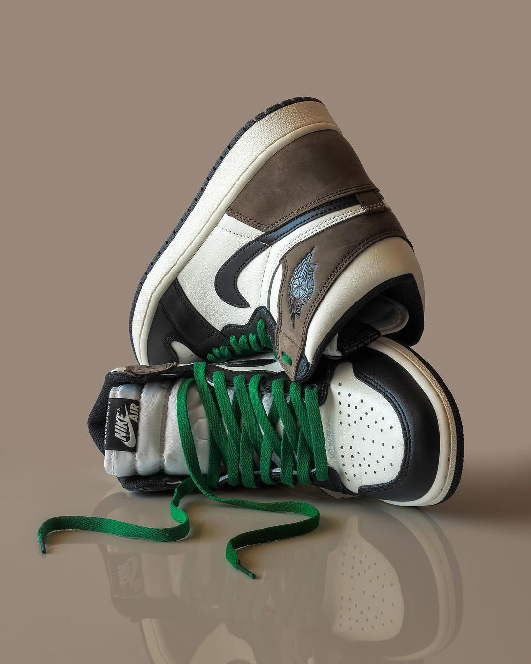 Jordan 1 vs Jordan 4: Which One Should You Buy