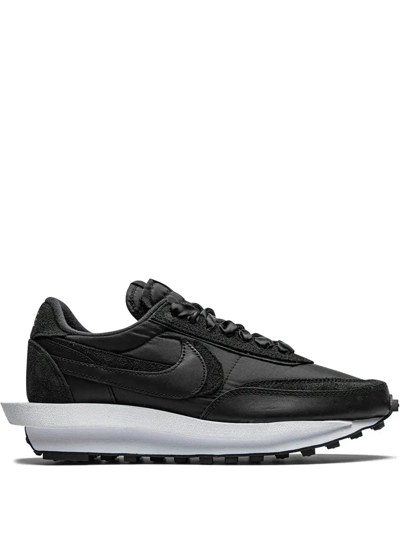 LD WAFFLE SACAI TRIPLE BLACK Elle73